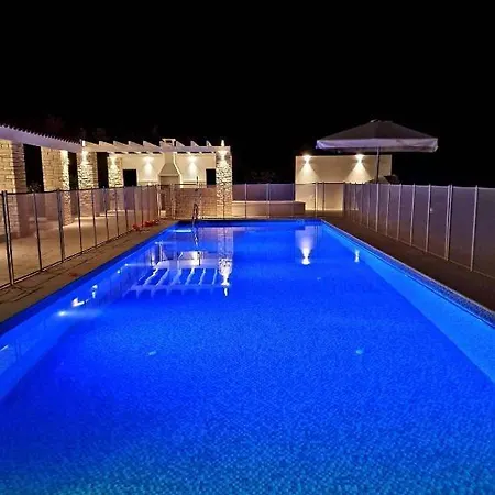 Villa 6 Bedroom Luxury *