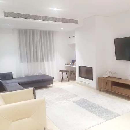 6 Bedroom Luxury *