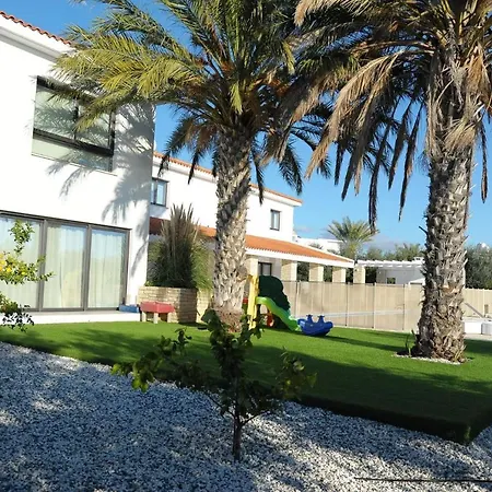 6 Bedroom Luxury *