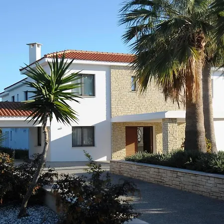 6 Bedroom Luxury * Paphos